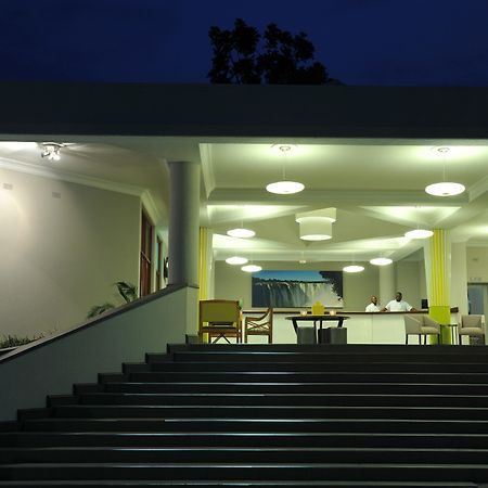 Cresta Sprayview Air Terjun Victoria Bagian luar foto