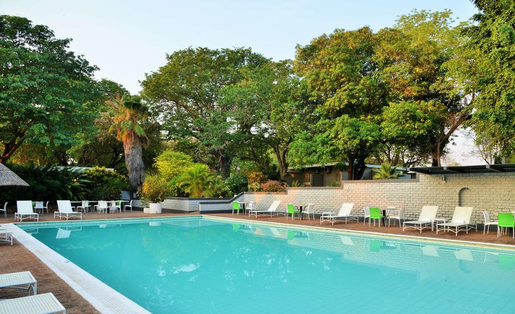 Cresta Sprayview Air Terjun Victoria Bagian luar foto